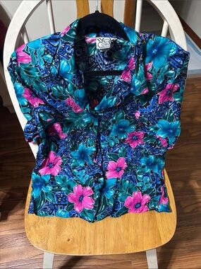 Box Office Blue Floral Button-Front Women’s Top
